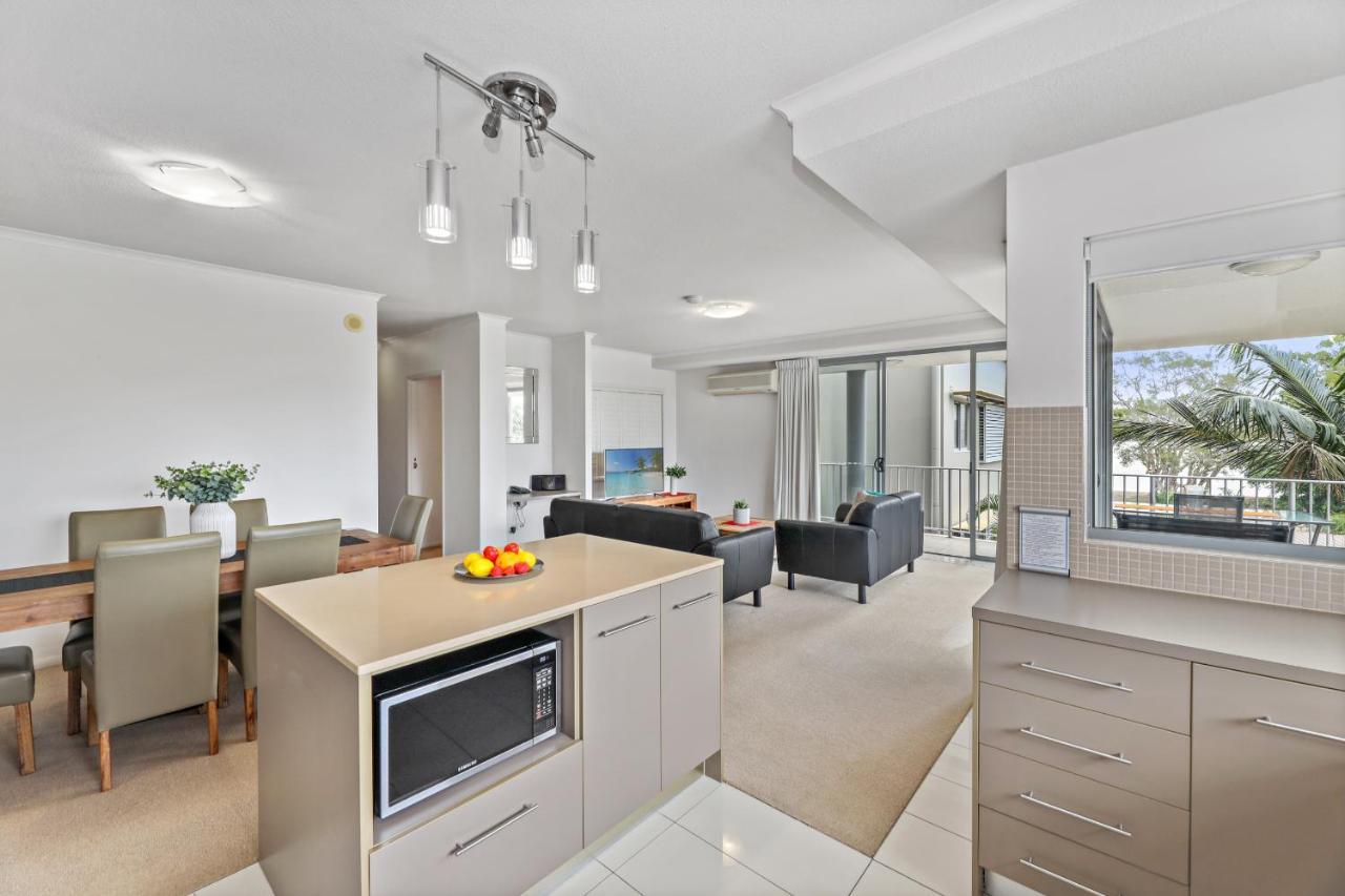 On The Bay Apartments Bongaree Ngoại thất bức ảnh
