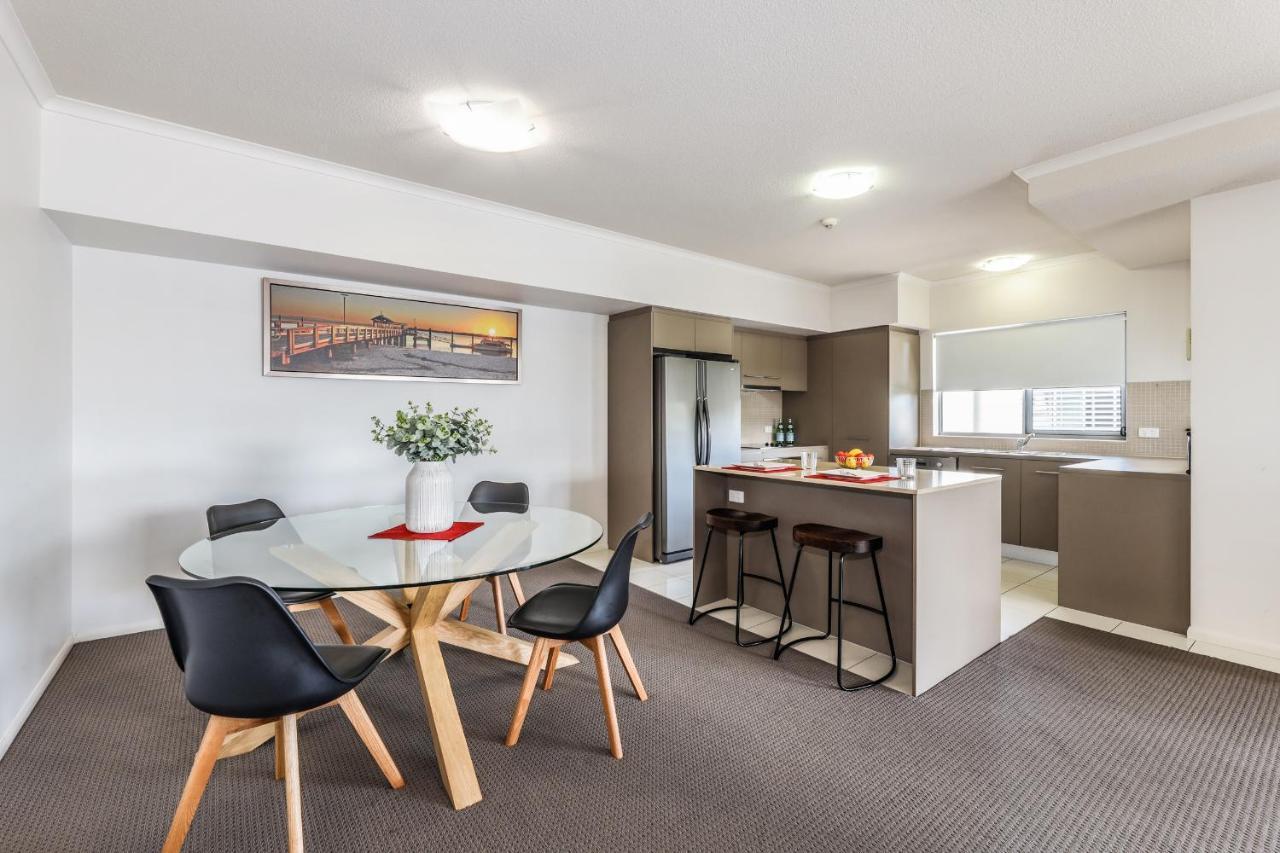 On The Bay Apartments Bongaree Ngoại thất bức ảnh