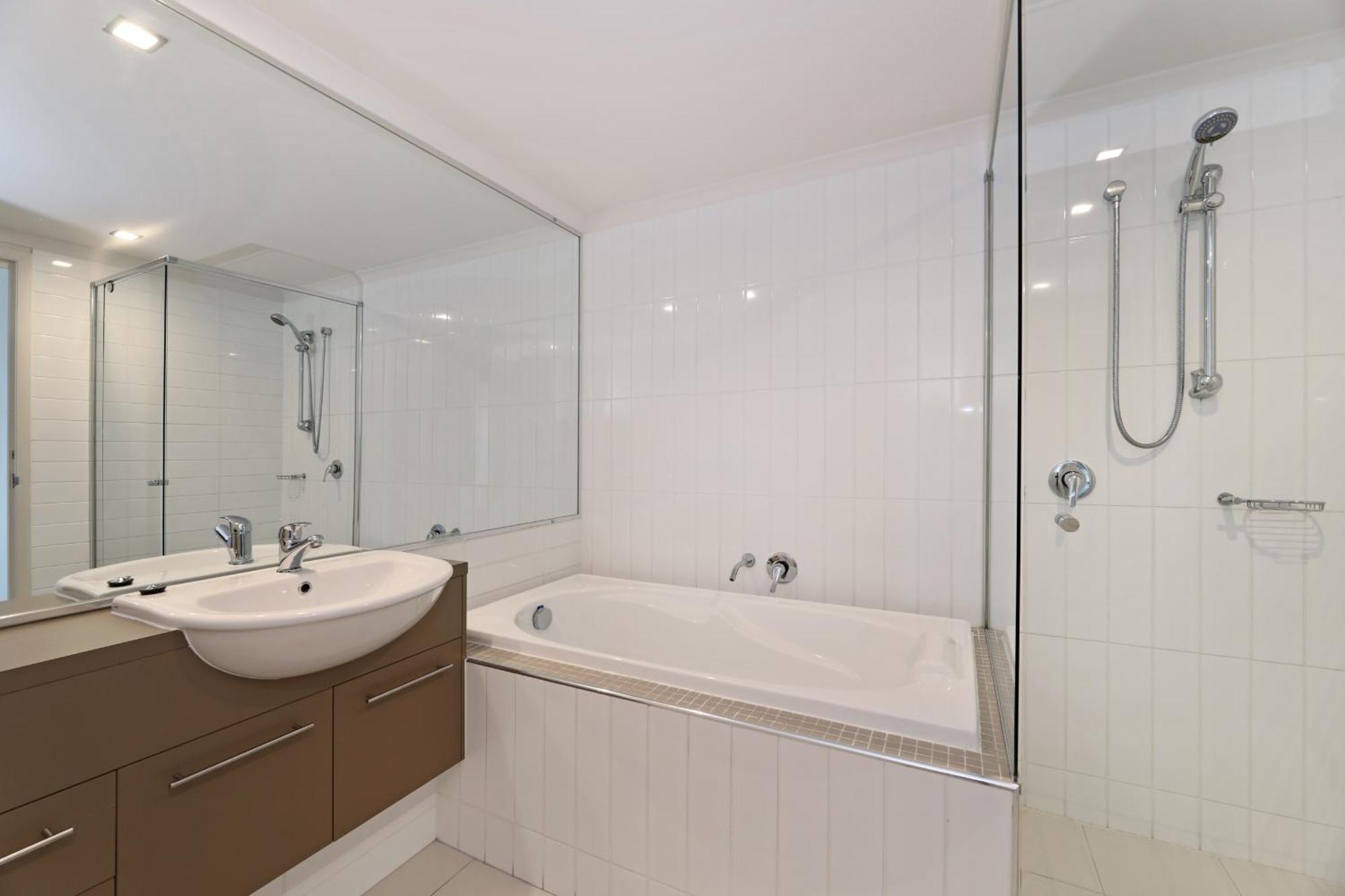 On The Bay Apartments Bongaree Ngoại thất bức ảnh